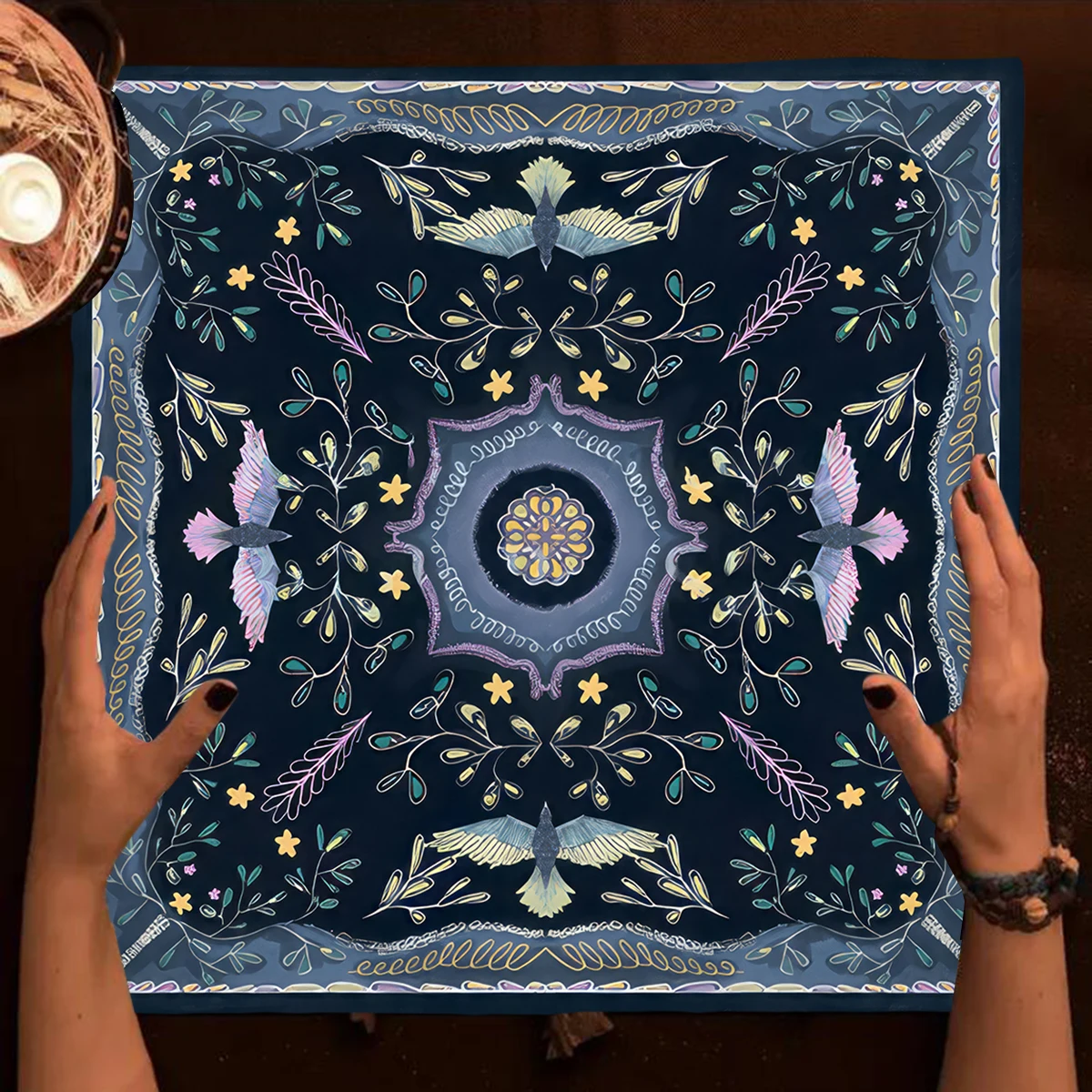 Hecate Goddess Tarot Tableclot - Board Game Hotel 评论和价格